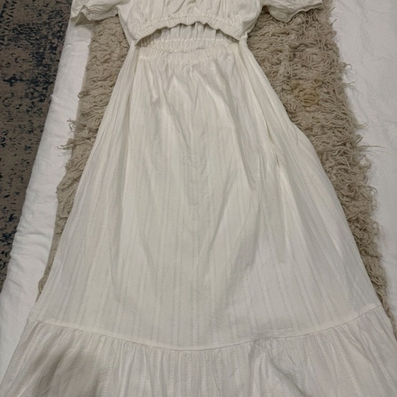 Sabo Skirt White Off-Shoulder Maxi Dress - Picture 2 of 6